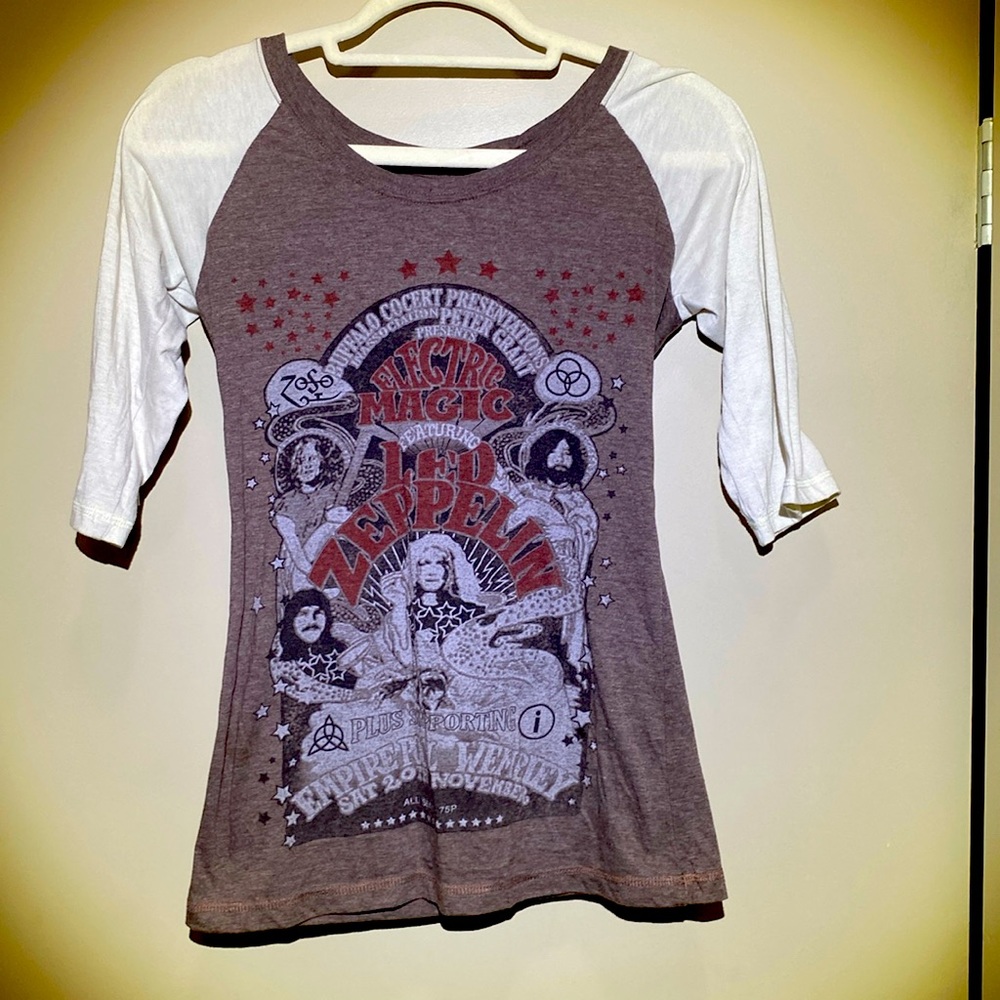 Very rare and cool Led Zeppelin concert shirt. Size is a small medium